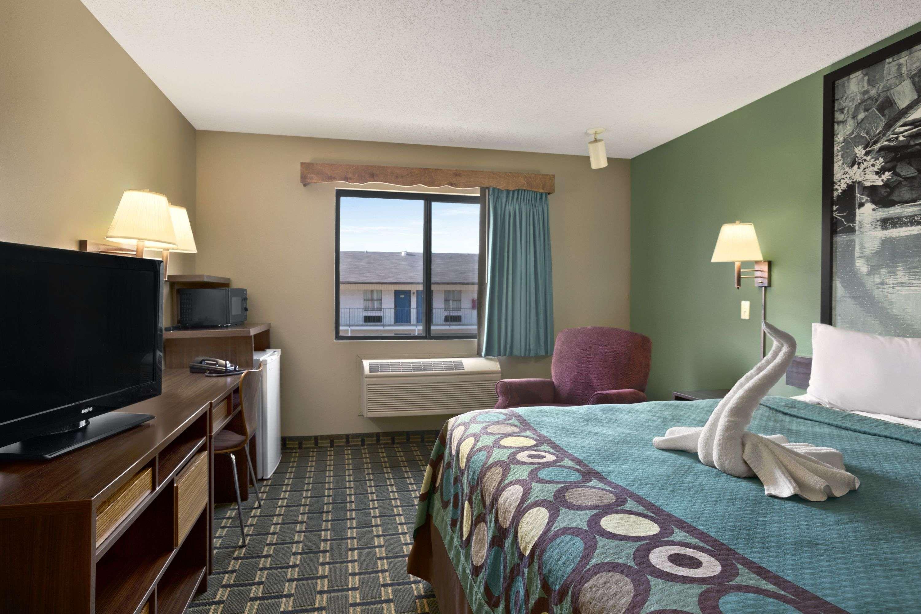 Super 8 By Wyndham Russellville Exterior foto